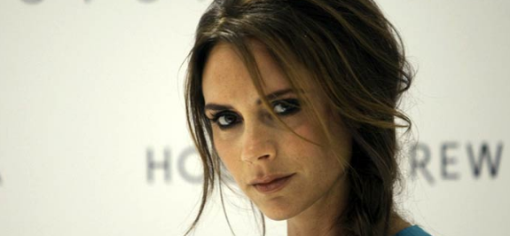 فيكتوريا بيكهام: النساء اليوم يرغبن بإظهار التعرجات